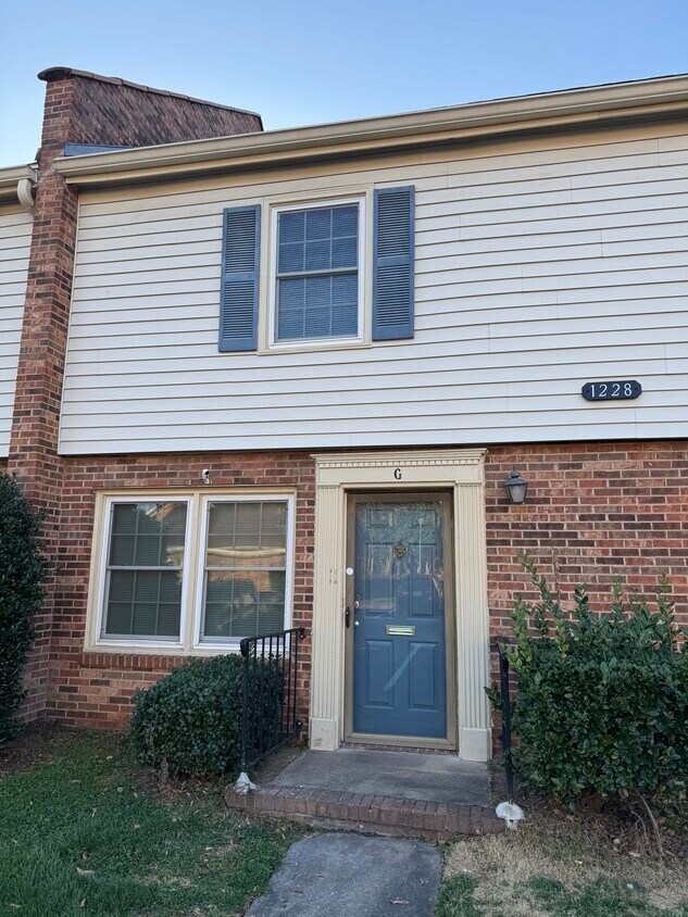 Foto principal - 1228 Archdale Dr