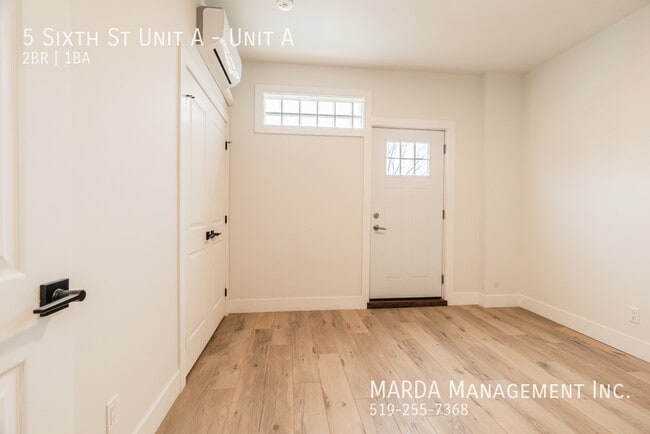 Building Photo - MODERN 2 BED/1 BATH LOCATED IN CHATHAM PLU...