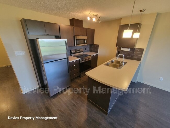 Photo du bâtiment - 1196 Hyndman Rd NW