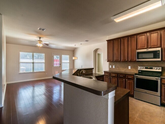 Foto del edificio - 472 Northbrook Ave