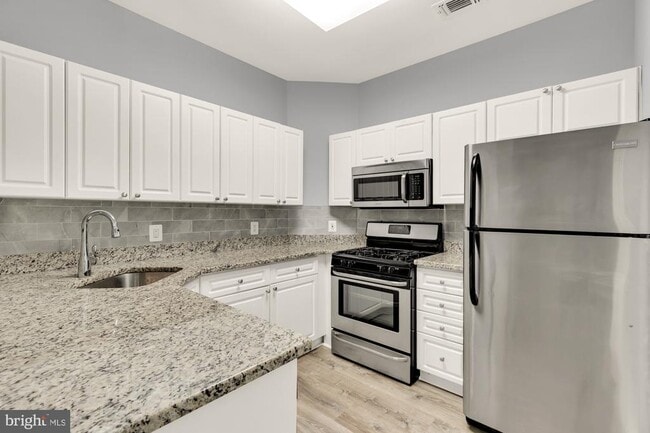 Building Photo - 12909 Alton Square