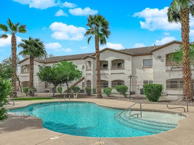 Building Photo - 5655 E Sahara Ave