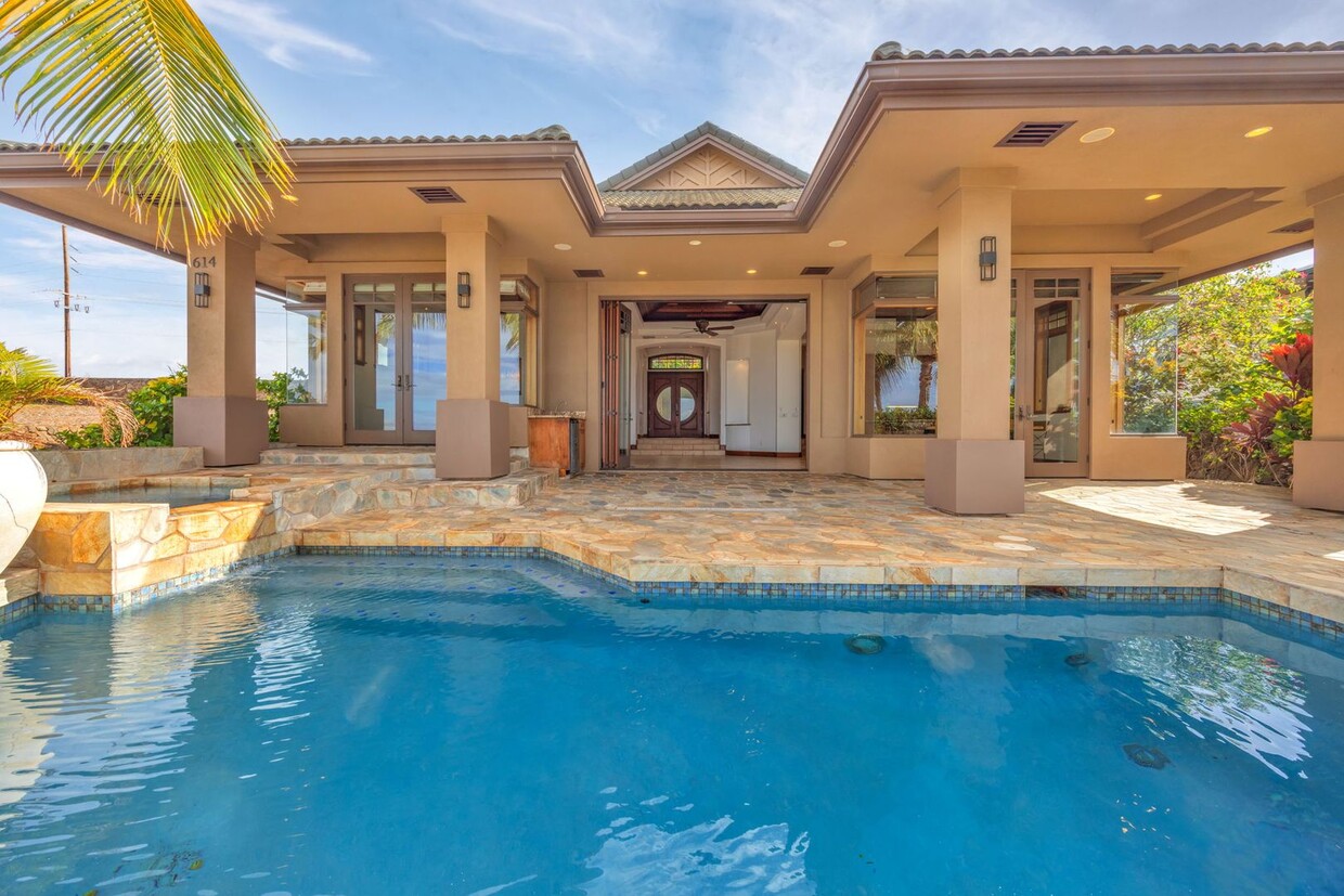 Foto principal - Luxury Ocean-View Home with Pool in Gated ...