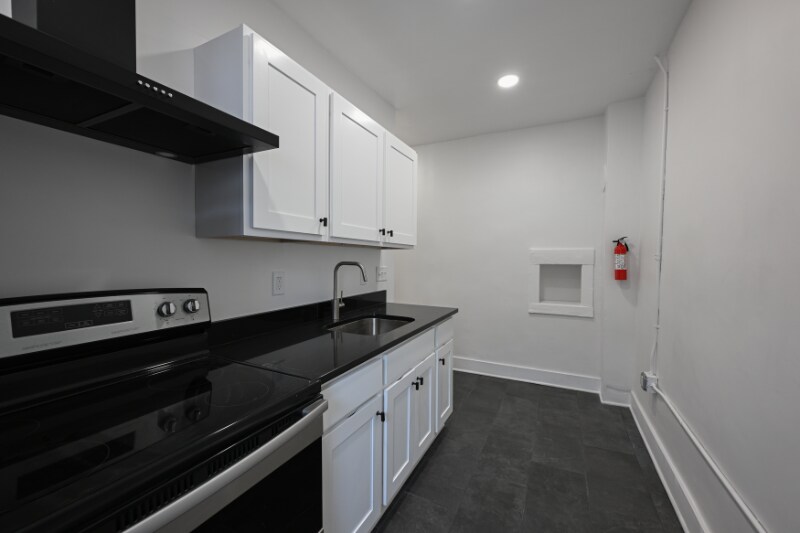 Foto principal - 1384 W 83rd St