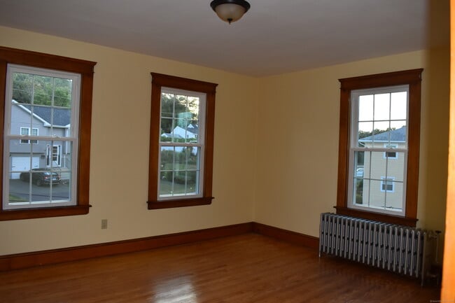 Building Photo - 158 Martone St