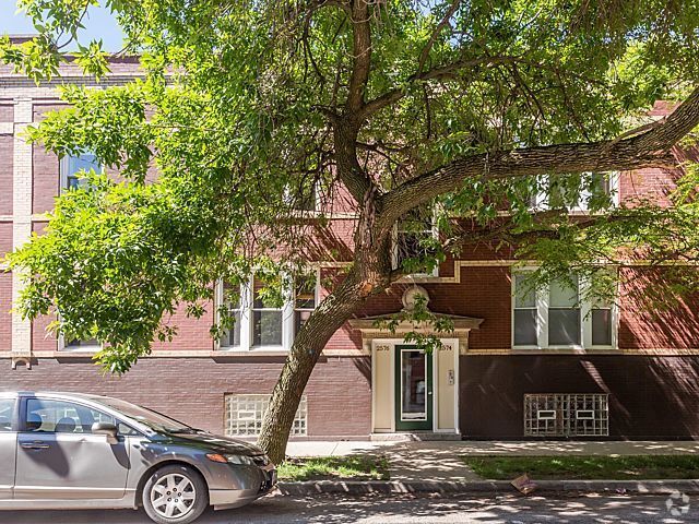 Building Photo - 2574 W Lyndale St