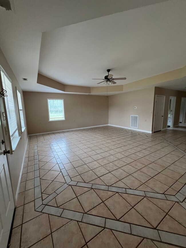 Foto del edificio - 3 Bedroom, 1 Bath Home