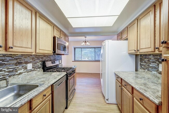 Building Photo - 1502 Farsta Ct