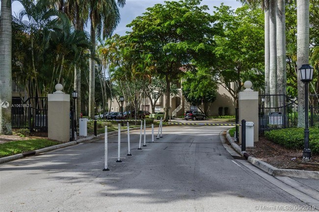 Building Photo - 1725 Palm Cove Blvd