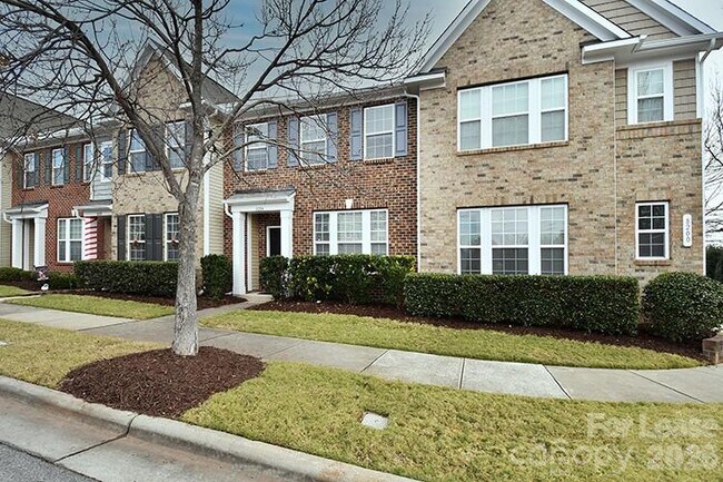 Foto del edificio - 8204 Viewpoint Lane