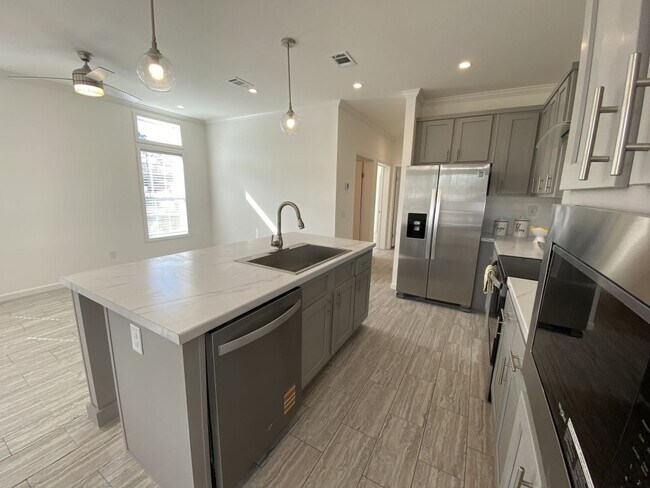 Foto del edificio - 344 Heritage Blvd