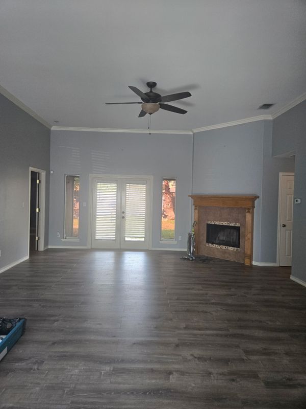 Foto del edificio - 8213 Oak Knoll Cir