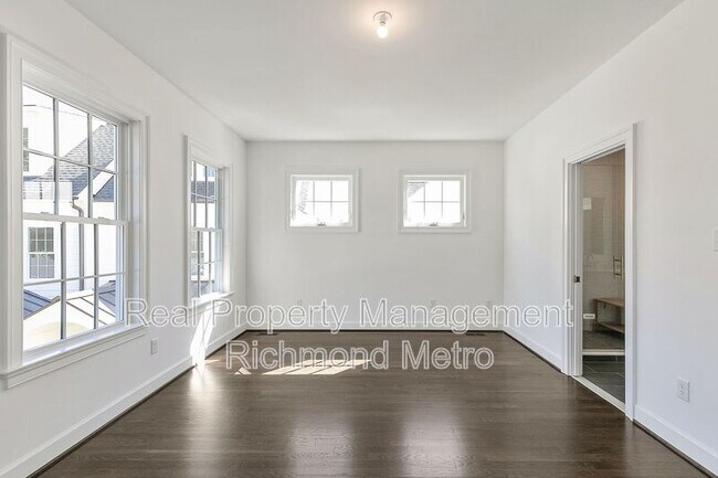 Foto del edificio - 918 Charles St