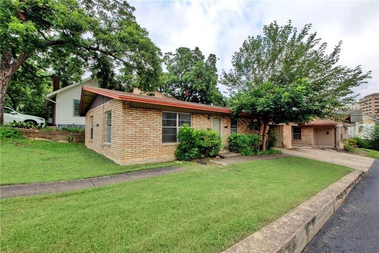 Primary Photo - 507 Bellevue Pl