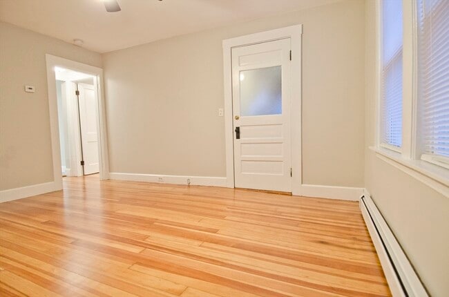 Building Photo - 42 Turner St