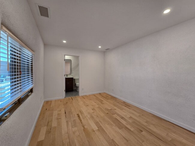 Building Photo - 1708 Paseo De Peralta