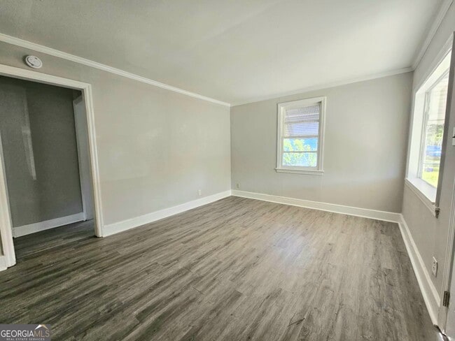 Building Photo - 1555 Dexter Ave