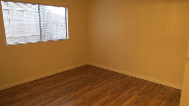 2 br, 1 bath House - 1072 Baden Avenue - 4