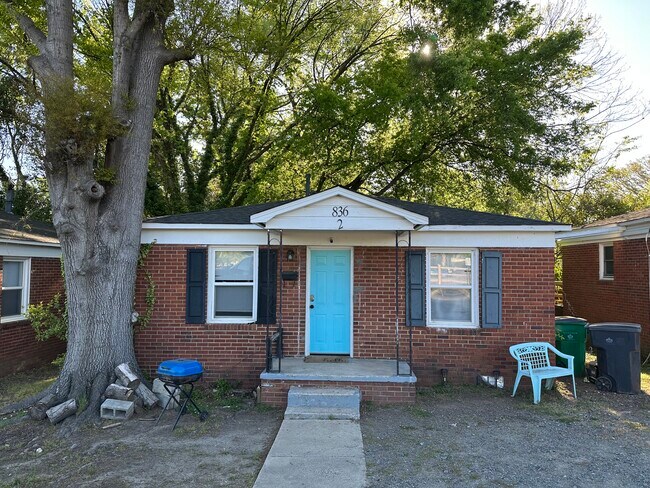 Foto del edificio - 836 Rodey Ave