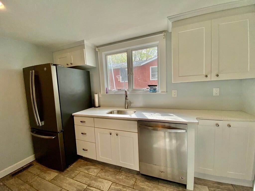 127 Lakehurst Ave, Weymouth, MA 02189 House Rental in Weymouth, MA