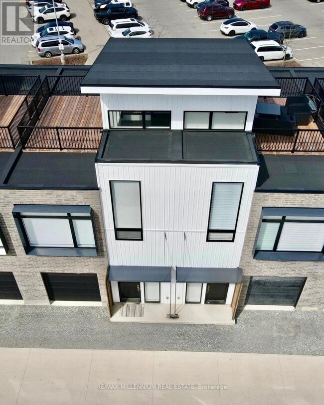 Building Photo - 37-37 Summersides Mews