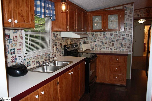 Foto del edificio - 247 Connelly Rd