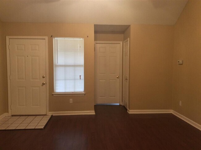Foto del edificio - Cozy 3br/2ba Cordova home near Shelby Farm...
