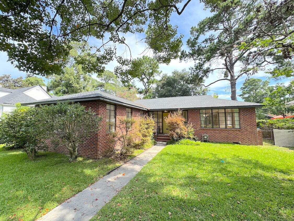 Foto principal - 610 E 56th St