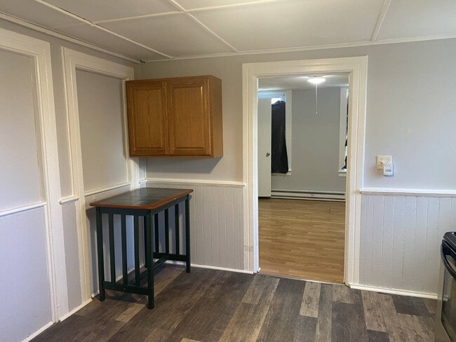 Building Photo - 516 4th St