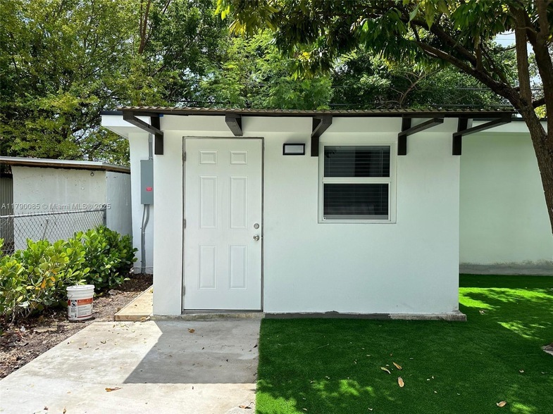 Foto principal - 2340 SW 26th Ln
