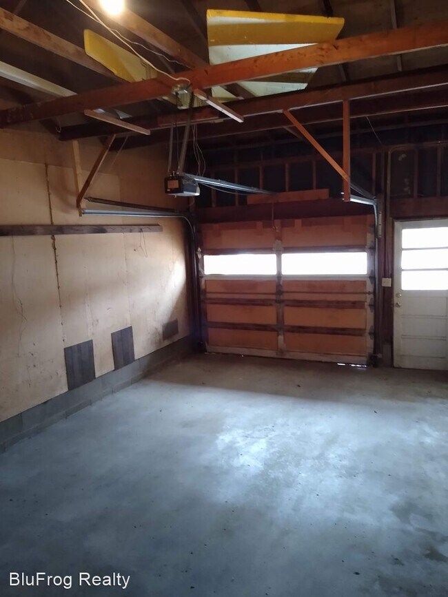 Building Photo - 2 br, 1 bath House - 912 10th St NE