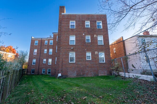 Building back - 1380 Bryant St NE