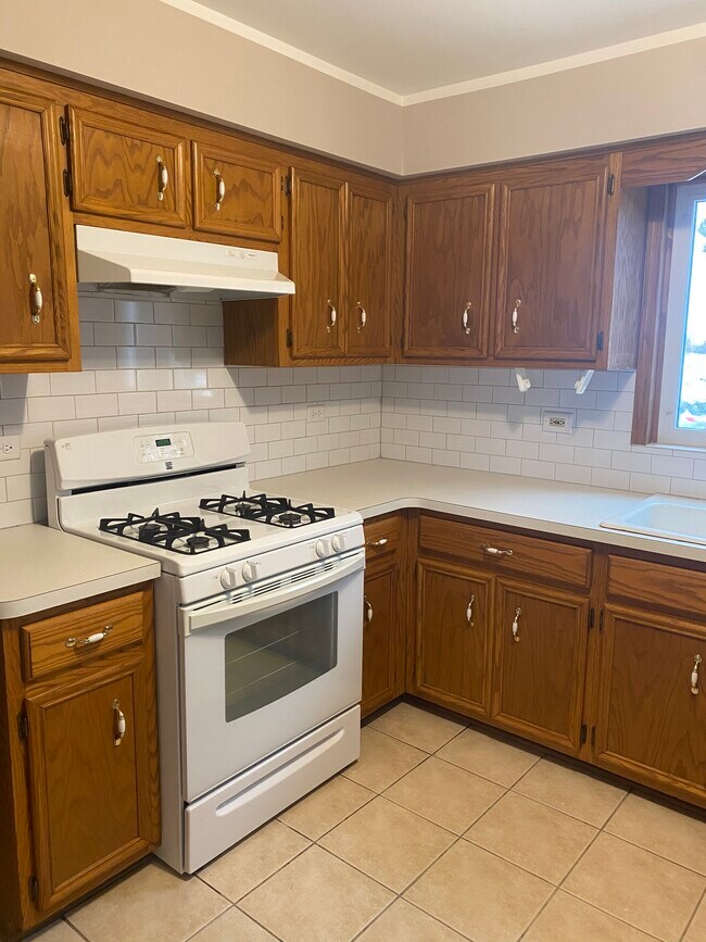 Building Photo - 8201 W 79th St