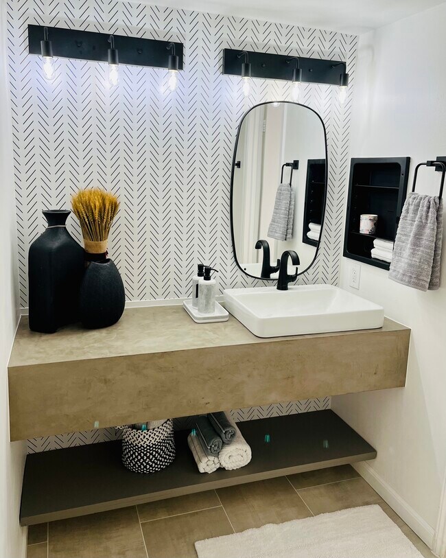 Bathroom - upstairs - 103 April Point Dr N