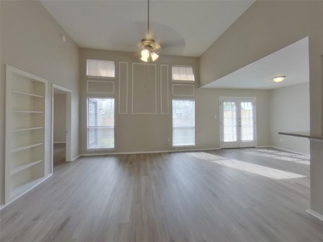 Building Photo - 2214 Gladstone Dr