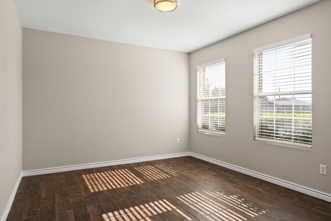 Building Photo - 2409 Riley Dr