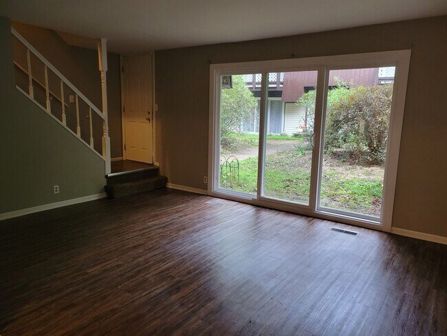 Building Photo - 18677 W Spring Lake Rd