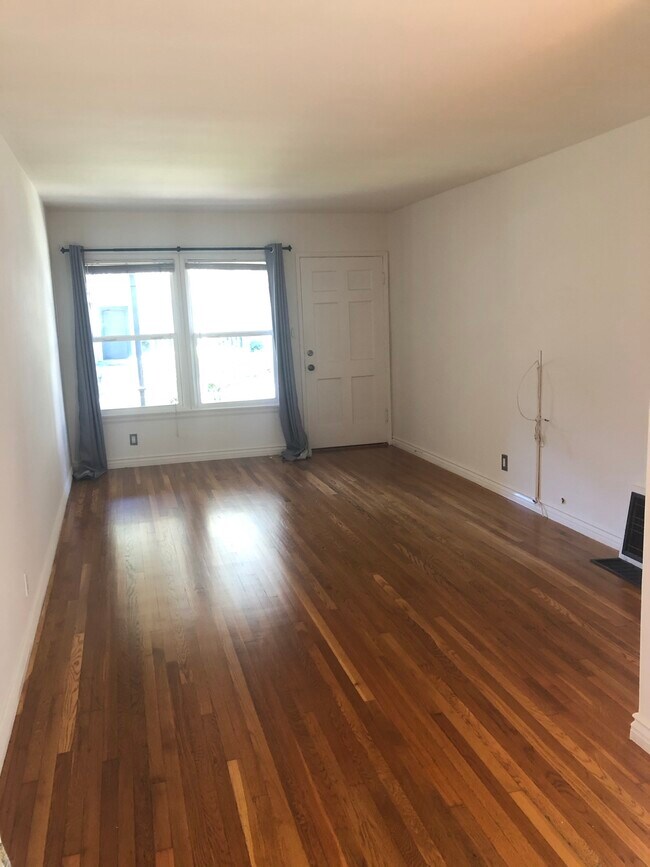 Living Room - 5124 Cleon Ave