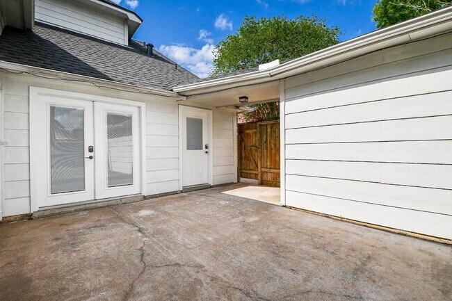 Foto del edificio - 11615 Trailmont Dr