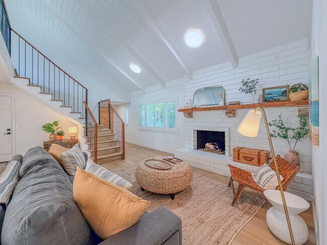 Foto del edificio - 4954 Dolphin Way