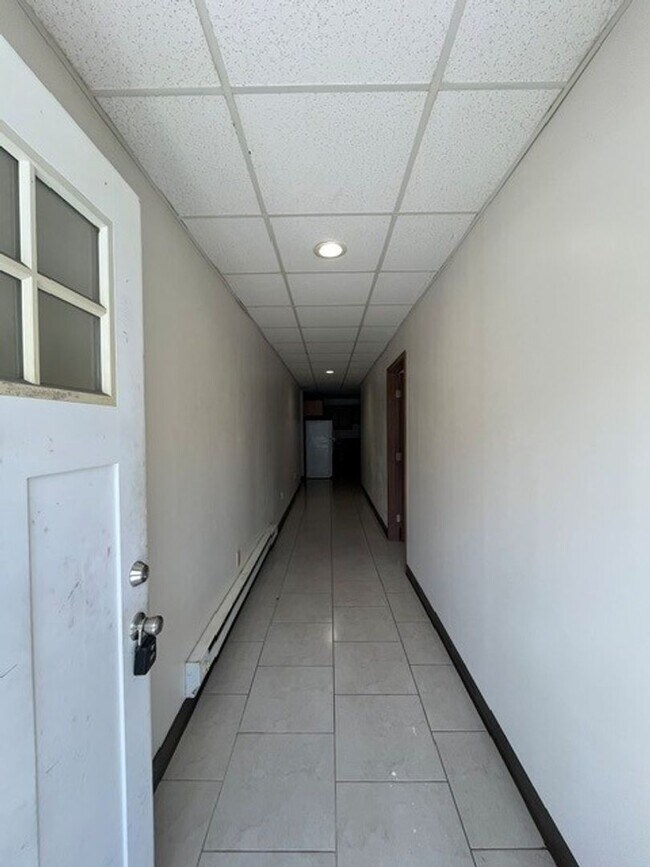Building Photo - 233 E Ridge St