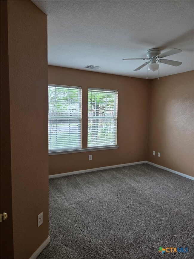 Foto del edificio - 1120 Ascot St