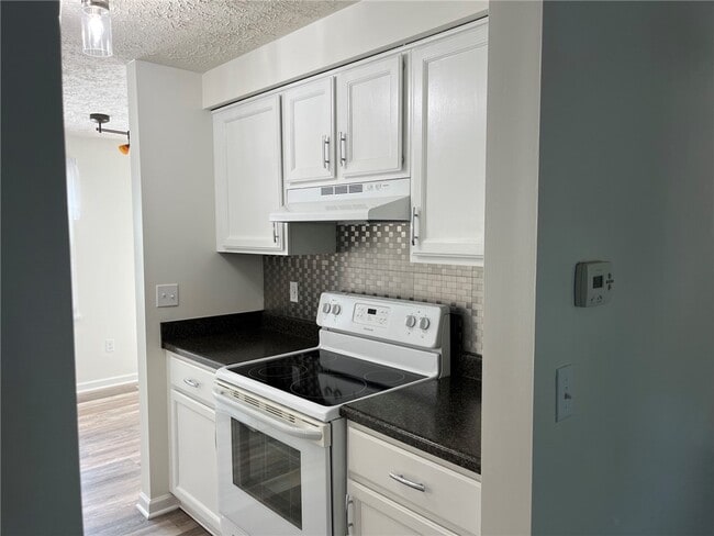 Building Photo - 173 Wycliff Dr