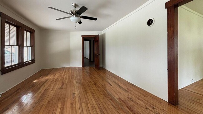 Foto del edificio - 3 bedroom / 1 bath ~ Renovated Home