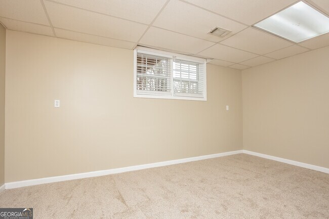 Building Photo - 35 Stiles Ct SW