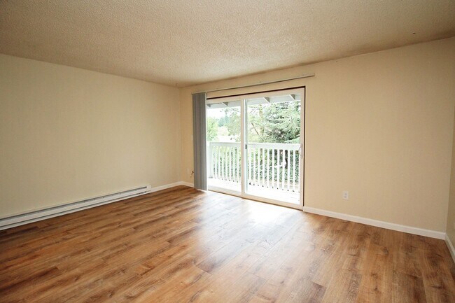 Building Photo - 5704 SW Beaverton Hillsdale Hwy