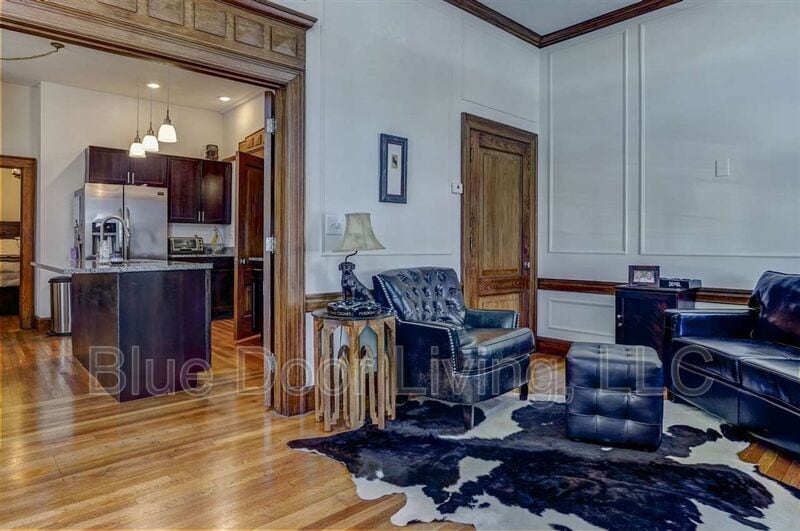 Primary Photo - 225 Hanover St