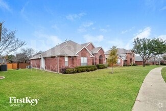 Building Photo - 3921 Cloudcrest Dr