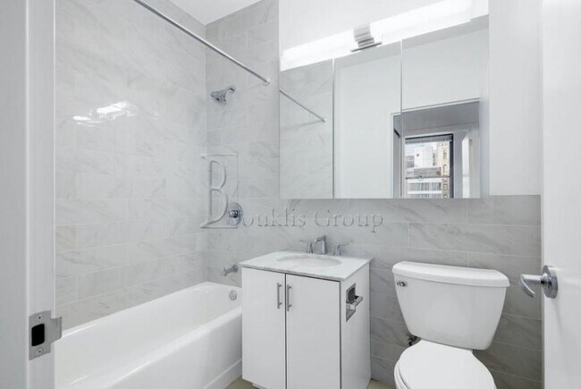 Foto del edificio - 3 bedroom in NEW YORK NY 10006