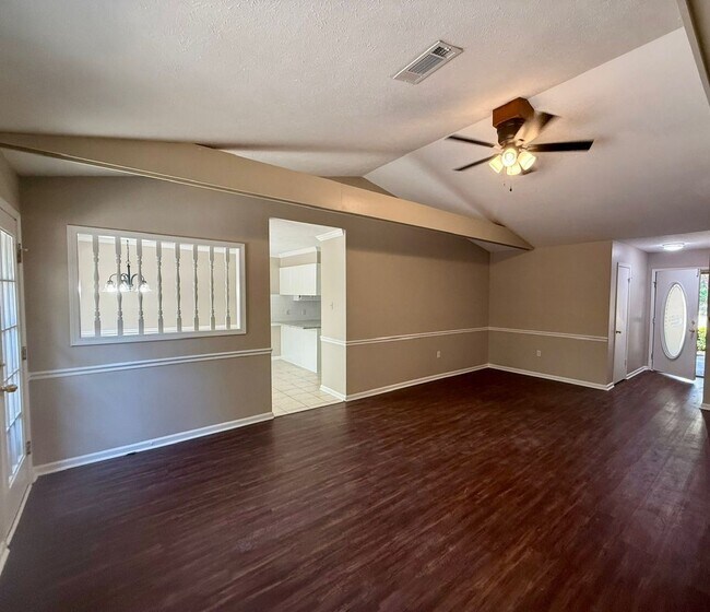 Foto del edificio - 149 Rolling Oaks Dr